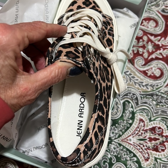 New in box Jean Ardor Womens Canvas classic low top leopard print sneakers - Picture 4 of 7